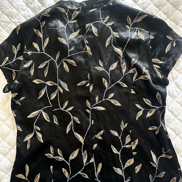 Y2K Black Silky Short Sleeve Leaf Print Button Up Blouse (M) - Picture 8 of 8